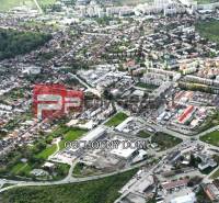 PREDAJ Stavebný pozemok výstavba bytov, hotel - Pezinok - Letecký pohľad na pozemky pri Šenkvickej ceste v Pezinku, vhodné pre bývanie.