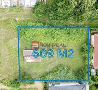 Rovinatý ideálny stavebný pozemok 609 m2 Marianka - Letecký pohľad na pozemky - bývanie v Marianke na Na Tálkoch, o rozlohe 609 m².