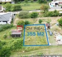 Pozemok 355 m2 so stavebným povolením malý bungalov Marianka - Pozemok na bývanie v Marianke na ulici Na Tálkoch, o rozlohe 355 m2.