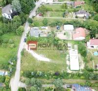 Najlukratívnejší pozemok 1618 m2 pre tých, čo vedia, čo chcú - Letecký pohľad na pozemky určené na bývanie na Štúrovej ulici v Marianke.