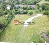 Najlukratívnejší pozemok 1618 m2 pre tých, čo vedia, čo chcú - Lokalita Pozemky - bývanie na Štúrovej ulici v Marianke obklopená zeleňou a domami.