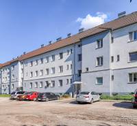 REZERVOVANÉ 2-izbový byt na Staničnej ulici v Trnave - Bytový dom na Staničnej ulici v Trnave ponúka parkovanie pre 2-izbový byt.