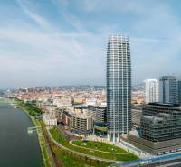 Luxusný 3 izbový byt,155 m2,EUROVEA TOWER,výhľad, 2x parkovanie - Výšková budova pri rieke na ulici Pribinova s výhľadom na Bratislavu, 3-izbový byt.