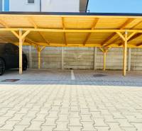 Moderný a priestranný 2i byt v novom projekte, Geologická - Kryté parkovacie miesto na Geologickej ulici v Bratislave - Podunajských Biskupiciach.