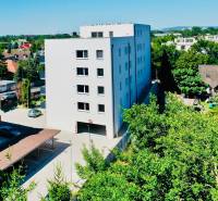 Moderný a priestranný 2i byt v novom projekte, Geologická - Bytový dom na Geologickej ulici v Bratislave - Podunajské Biskupice obklopený zeleňou.
