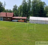 Lyžiarske stredisko Skiland Stará Myjava, okr. Myjava na predaj - Obchodné priestory v Starej Myjave so stánkom a veľkým stanom na zelenej lúke.