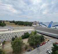Na prenájom priestranný 3i byt v TOP lokalite Jánošíková, Košice - Výhľad z 3-izbového bytu na sídlisku v Košiciach - mestská časť Juh.