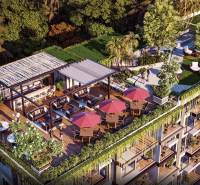THE RIVIERA BEVERLY HILLS RESIDENCES PATTAYA - Strešná záhrada s terasou v komplexe výstavby bytov v Pattayi obklopená zeleňou.