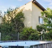 Predaj rodinného domu, Neusiedl am See - Rodinný dom v Kittsee obklopený zeleňou s bazénom na dvore.