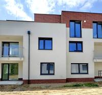 Predaj 2-izb. bytu so záhradou a terasou, Nová Tehelňa, Senec (A1101) - Novostavba na ulici Vtáčia v Senci ponúka 3-izbový byt s balkónom.