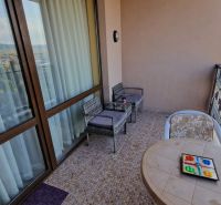 Predaj, 2 i apartmán 72 m2 + balkón výhľad na more, Burgas, BULHARSKO - Balkón v rekreačnom apartmáne ponúka výhľad na Slnečné pobrežie.