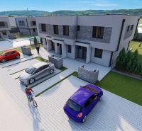  SO-07-A  Priestranný 4-izbový RD so záhradou a 3 parkovacími miestami - Vizualizácia súboru 4-izbových bytov na Triblavinskej ulici v Chorvátskom Grobe s parkovaním.