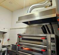 Predaj/odstúpenie zabehnutej gastro prevádzky s kuchyňou, Bratislava 2 - Kuchyňa s profesionálnou pecou a digestorom v gastro priestore.