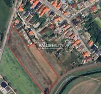 Predaj, investičný pozemok 13665 m2 Čierny Brod - EX... - Letecký pohľad na poľnohospodárske a lesné pozemky v Čiernom Brode pri rieke Dudváh.