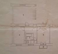 *REZERVOVANÉ* 2 IZBOVÝ TEHLOVÝ BYT, KOŠICE - JUH - Pôdorys 2-izbového bytu s miestnosťami a balkónom, ideálny pre bývanie.