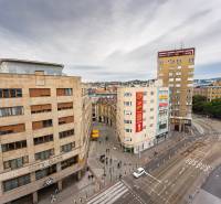 Klimatizované kancelárie v centre mesta na Štúrovej ulici  - Budovy a ulica v Bratislave - Starom Meste pri Štúrovej, vhodné pre kancelárie.