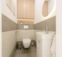 Výnimočný 2-izb. byt so záhradou a bazénom – projekt SELANKY, Pobedim - OLIVOVY_WC.webp