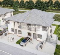 Predaj, trojizbový byt Lužianky, Jaseňová ulica, na ... - Exteriér 3-izbového bytu v Lužiankach s parkovaním a zelenou výsadbou.