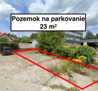 Handlová – Spevnená plocha vhodná na parkovanie - Pozemok na parkovanie v Handlovej na Štrajkovej ulici, komerčná plocha 23 m².