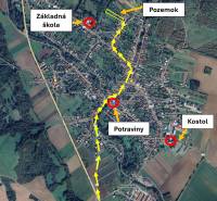 Moravské Lieskové - STAVEBNÝ POZEMOK s investičným potenciálom - Mapa Moravského Lieskového s označením ciest, školy, kostola a potravín.