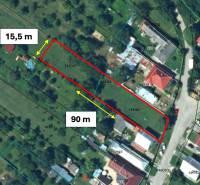 Moravské Lieskové - STAVEBNÝ POZEMOK s investičným potenciálom - Letecký pohľad na pozemok pre výstavbu domov v Moravskom Lieskovom, rozmery 15,5 x 90 metrov.