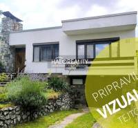 REZERVOVANÉ - Predaj, rodinný dom Plavecký Mikuláš -... - Rodinný dom v Plaveckom Mikuláši obklopený udržiavanou záhradou a kvetmi.