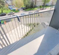 EXKLUZÍVNE, MODERNÝ 2i byt, NOVOSTAVBA NUPPU, BALKÓN, Hraničná ulica - Pohľad z balkóna 2-izbového bytu na Hraničnej ulici v Bratislave, Ružinove.