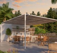Moderné bývanie pri mori a golfe – La Cala de Mijas - Záhrada s krytým vonkajším posedením, palmami a nábytkom, vhodná pre 3-izbový byt.