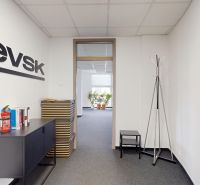 Samostatné kancelárske priestory 95,6 m2 -  BA II. Miletičova - Kancelárie s nápisom 