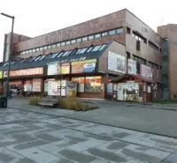 SKLADOVÉ priestory 54m2 na prenájom v centre mesta- Dubnica nad Váhom - Budova na Námestí Matice Slovenskej využívaná ako sklady a haly v Dubnici nad Váhom.