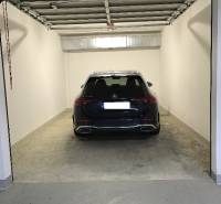 HD REALITY, Vám ponúka na Predaj 3-izbový Apartmán + Garážové státie - Súčasťou 3-izbového bytu je garážové parkovanie s betónovou podlahou.