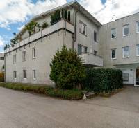 Slnečný 3i byt pod lesom, 74m2, balkón, parking, pivnica, Hainburg - Exteriér v Hainburgu, Brunnenstrasse, s bytovou jednotkou vhodnou ako 3-izbový byt.