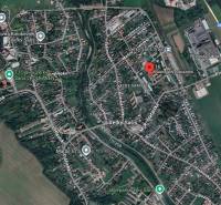 REZERVOVANÉ: NA PREDAJ -  1-izbový byt vo Veľkom Šariši - PREŠOV - Letecký pohľad na Veľký Šariš, vrátane pivovaru a okolitých ulíc.