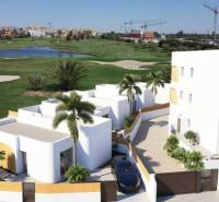 Novostavba, Apartmán Los Alcazáres, 85 m2, 2 spálne bazén  - Rekreačný apartmán v Los Alcázares s výhľadom na golfové ihrisko a okolitú zeleň.