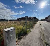 Na predaj slnečný, rovinatý stavebný pozemok Krásna Na hore, Košice - Pozemok na Tokajskej ulici v mestskej časti Krásna v Košiciach.