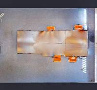 3D, kancelársky priestor od 25,7 m2 lukratívna časť Nivy, Košická ul. - Pôdorys kancelárie s oranžovými prvkami a podlahou s dreveným dekorom.