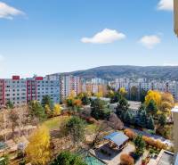 REZERVOVANÉ Predaj moderný 1-izbový byt, 45,24m2, Bratislava IV - Panelákové sídlisko v Bratislave - Devínskej Novej Vsi na ulici Milana Marečka.