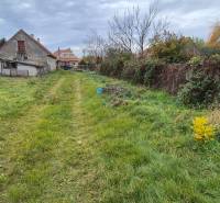 Znížená CENA- PREDAJ pozemok na výstavbu rodin.domu Tvrdošovce 1815m2 - Záhrada s trávnikom a staršími stavbami v Tvrdošovciach vhodná na Pozemky - bývanie.