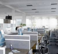 Kancelárie vo vysokom štandarde v centre Žiliny - Kancelárie s počítačmi a stoličkami, podlaha s dreveným dekorom a priestor na prácu.