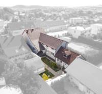 Veľký 6i RD, SUPER ivestičná príležitosť, Tr. Teplá - Rodinný dom s dvorom na ulici M. R. Štefánika vo vidieckom prostredí.