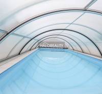 Predaj, rodinný dom s bazénom Domaniža - EXKLUZÍVNE ... - Krytý bazén v rodinnom dome v Domaniži s oblúkovou konštrukciou.