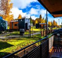 Na predaj krásny apartmám v Štrbe - Farebné domčeky v jesennom prostredí na Lúčnej ulici v Štrbe.