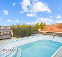 NA PREDAJ 5+2 IZBOVÝ RD PRI KÚPALISKU, DUNAJSKÁ STREDA - Bazén na terase rodinného domu na Kúpeľnej ulici v Dunajskej Strede.