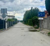 Pozemok vhodný na radovú výstavbu Chorvátsky Grob 1.044m2 - Ulica Pod vinicami v Chorvátskom Grobe, obytná zóna, pozemky - bývanie.