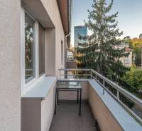 REZERVOVANÉ I Predaj charizmatického bytu Pavlovova ulica - Balkón v 3-izbovom byte na Pavlovovej ulici v Bratislave - Ružinove.