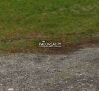 Predaj, pozemok pre rodinný dom   750 m2 Dulova Ves - Zeleň na pozemku v Dulovej Vsi určenom na bývanie.