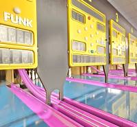 VIACÚČELOVÁ BUDOVA - OBJEKT KOLKÁREŇ - TURČIANSKA, BRATISLAVA - Bowlingová dráha s ružovo-žltými detailmi na ulici Turčianska, boduje v meste.