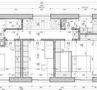 PREDAJ 5i rekreačný RD | Pekná cesta | Lesopark Rača  - Pôdorys rodinného domu s kuchyňou, obývacou izbou, schodiskom a sanitárnymi priestormi.