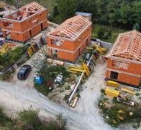 PREDAJ 5i rekreačný RD | Pekná cesta | Lesopark Rača  - Výstavba rodinných domov na Peknej ceste v Bratislave - Rači, obklopená zeleňou.