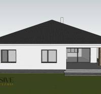 PREDPREDAJ | 4-IZBOVÝ RODINNÝ DOM V OBCI BAJČ - Rodinný dom v Bajči s bielou fasádou a členitou strechou.